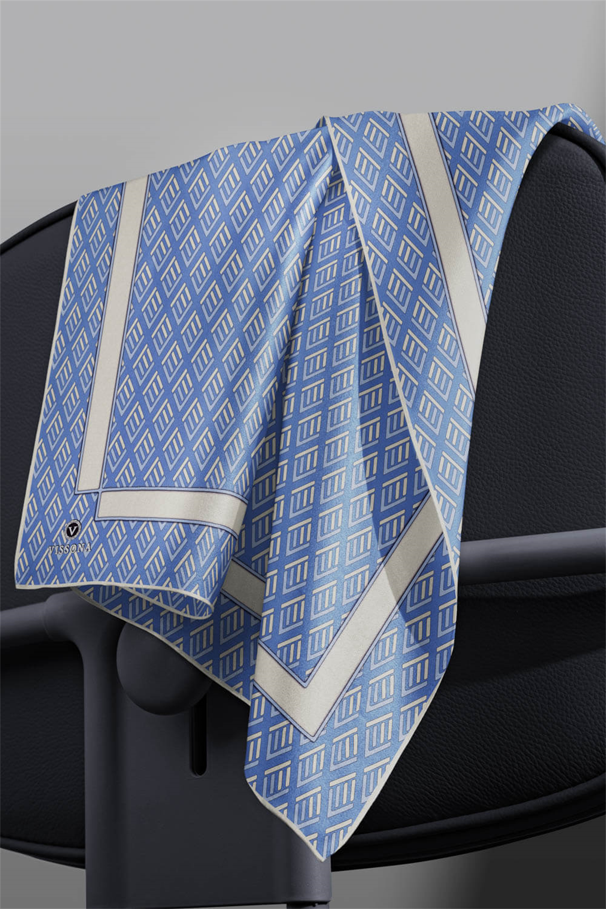 % 57 İPEK % 43 VİSKON Twill İpek Geometrik Desenli İndigo - Krem Renkli 90x90 Eşarp Dikim Şekli : El Dikişi