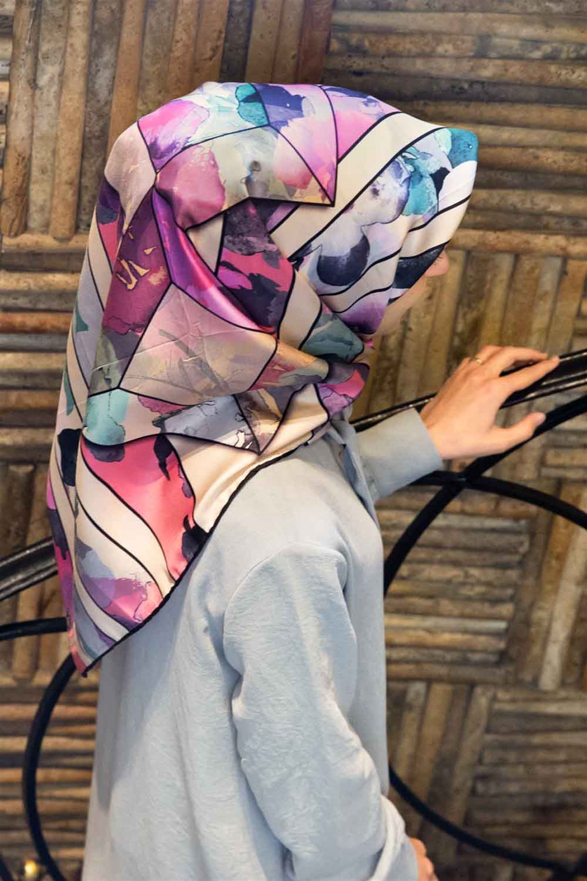 %100 Twill İpek Bahar Çiçekleri Desenli Lila - Su Yeşili Renkli 90x90 Eşarp Kenar Dikiş Şekli El Dikişli