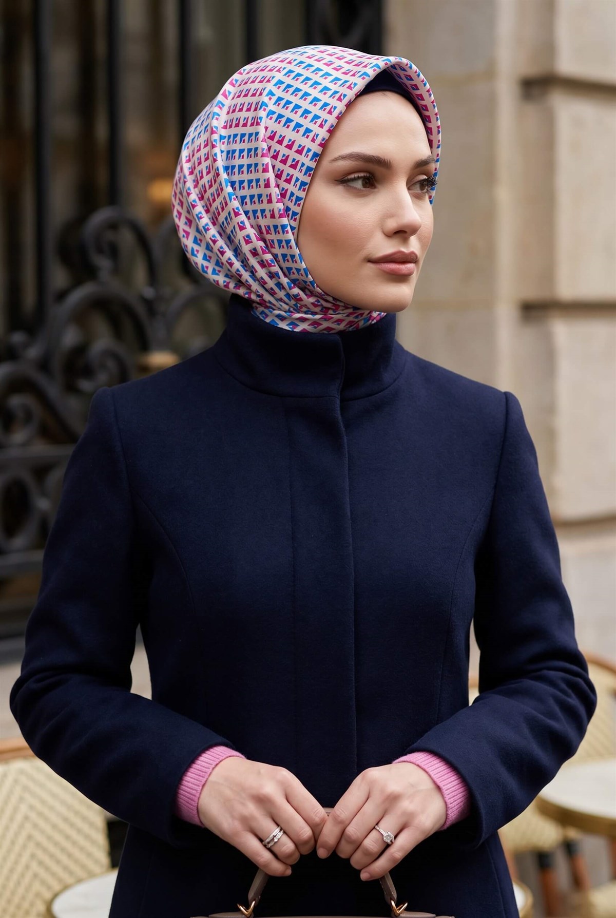 %100 Twill İpek Geometrik Desenli Saks - Fuşya Renkli 90x90 Eşarp Dikim Şekli : El Dikişi