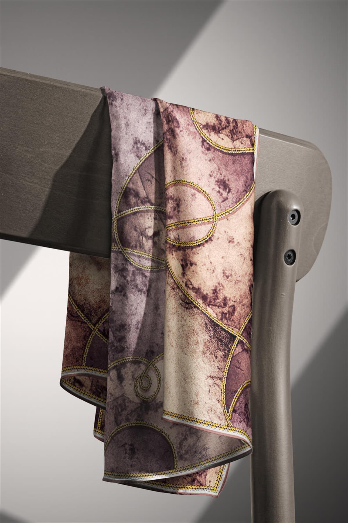 %100 Twill İpek Zincirli Mermer Desenli Gül Kurusu - Vizon Renkli 90x90 Eşarp Dikim Şekli : El Dikişi