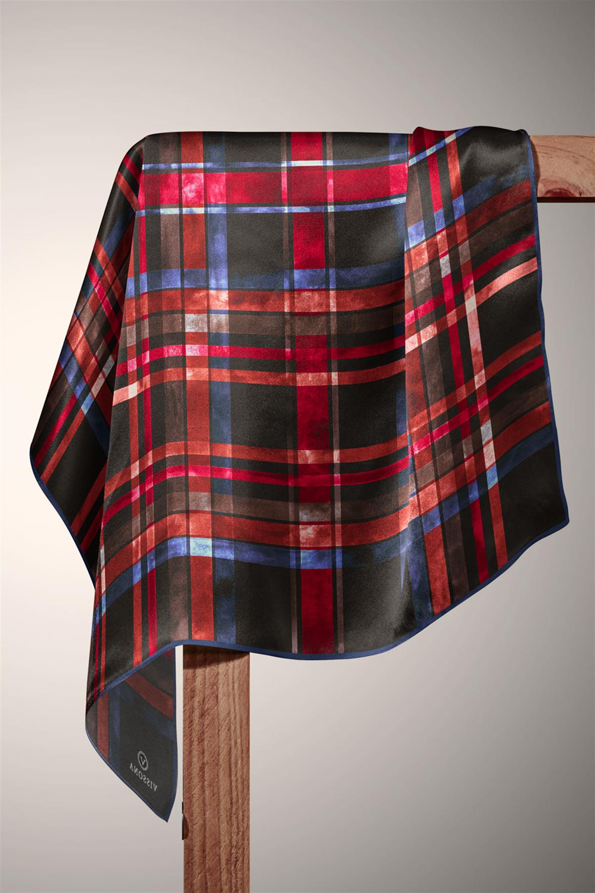 %100 Twill İpek Ekose Desenli Siyah - Kırmızı Renkli 90x90 Eşarp Kenar Dikiş Şekli El Dikişli