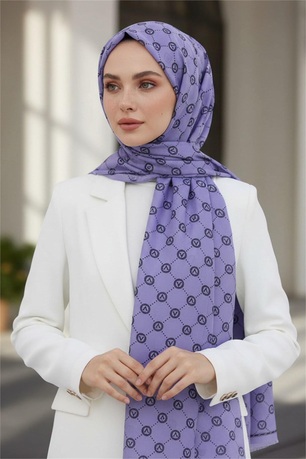 %100 Saf İpek Şal İnce Saten Vual Dokuma V Logo Desenli Lila Renkli 90x210 Şal