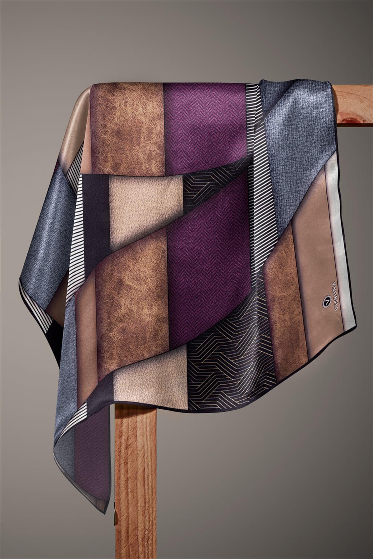 %100 Twill İpek Dokulu ve Geometrik Desenli Mürdüm - Vizon Renkli 90x90 Eşarp Dikim Şekli : El Dikişi