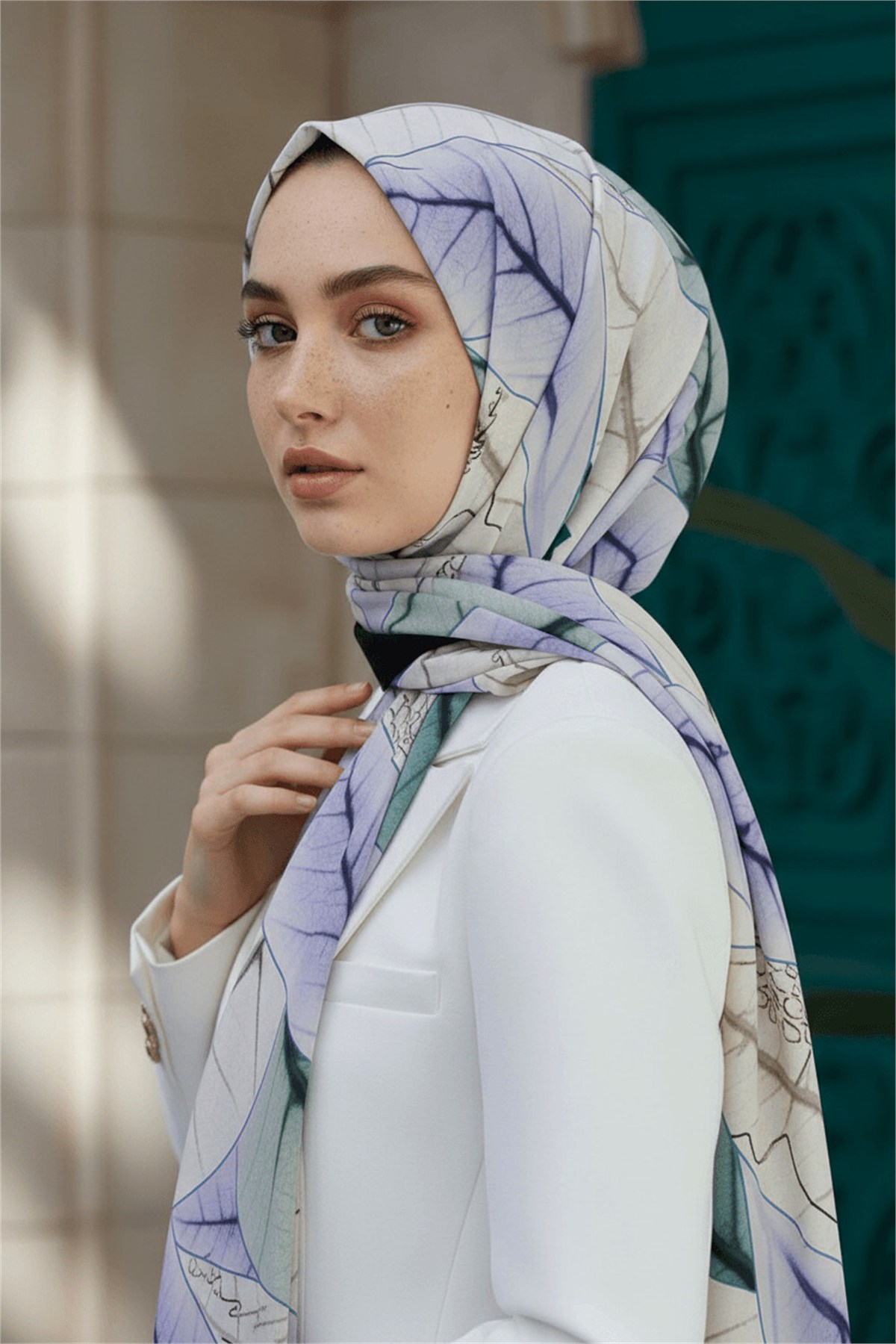 KREP YAPRAK DESENLİ PETROL YEŞİLİ RENKLİ 75X195 KIRIŞMAZ ŞAL