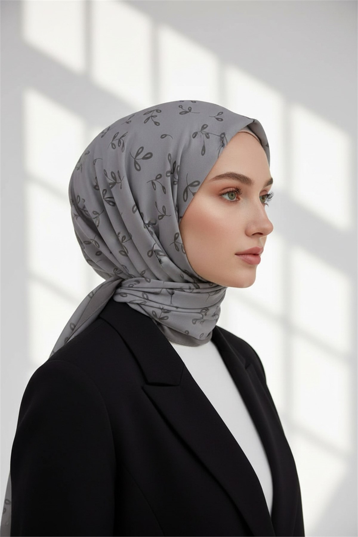 KREP YAPRAK DESENLİ GÜMÜŞ RENKLİ 75X195 KIRIŞMAZ ŞAL