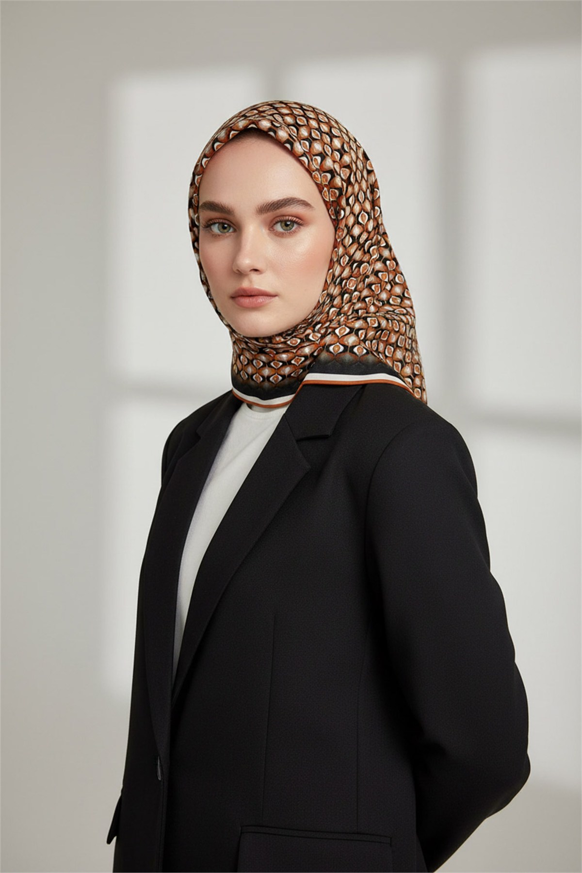 Twill Çıtır Desenli Taba Renkli 90x90 Eşarp (İpek İçermez) Kenar Dikiş Şekli El Dikişli