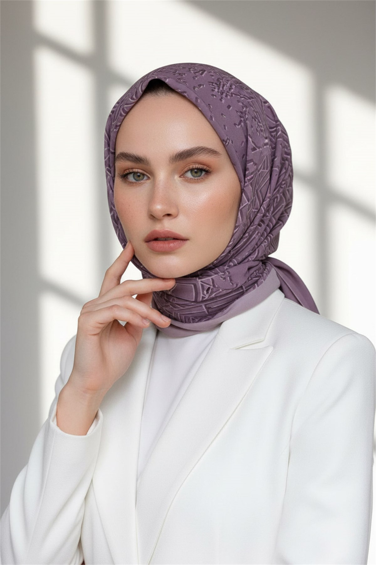 KREP GEOMETRİK DESENLİ GÜL KURUSU - PUDRA RENKLİ 75X195 KIRIŞMAZ ŞAL