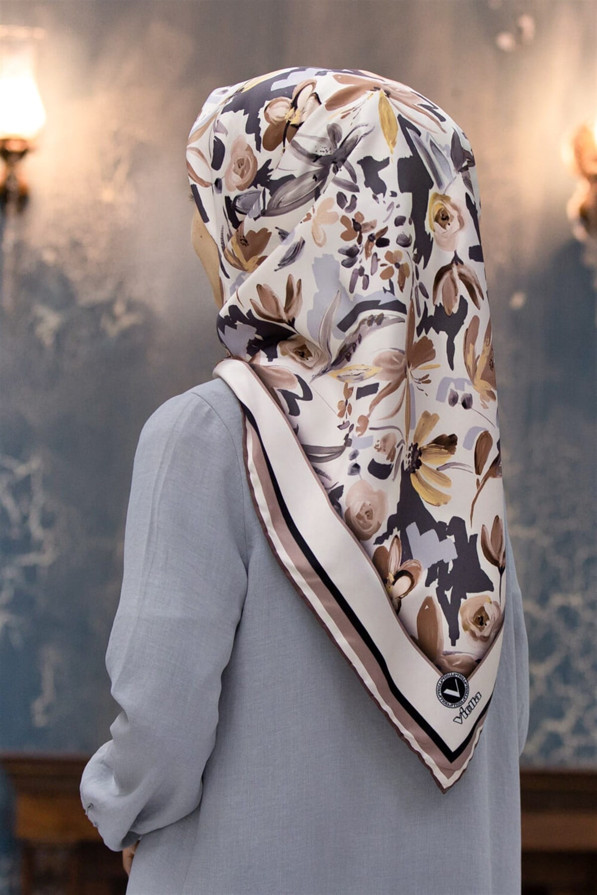 Rayon Çiçek Desenli Taş Renkli 90x90 Dikim Şekli : El Dikişi Eşarp (İpek İçermez)
