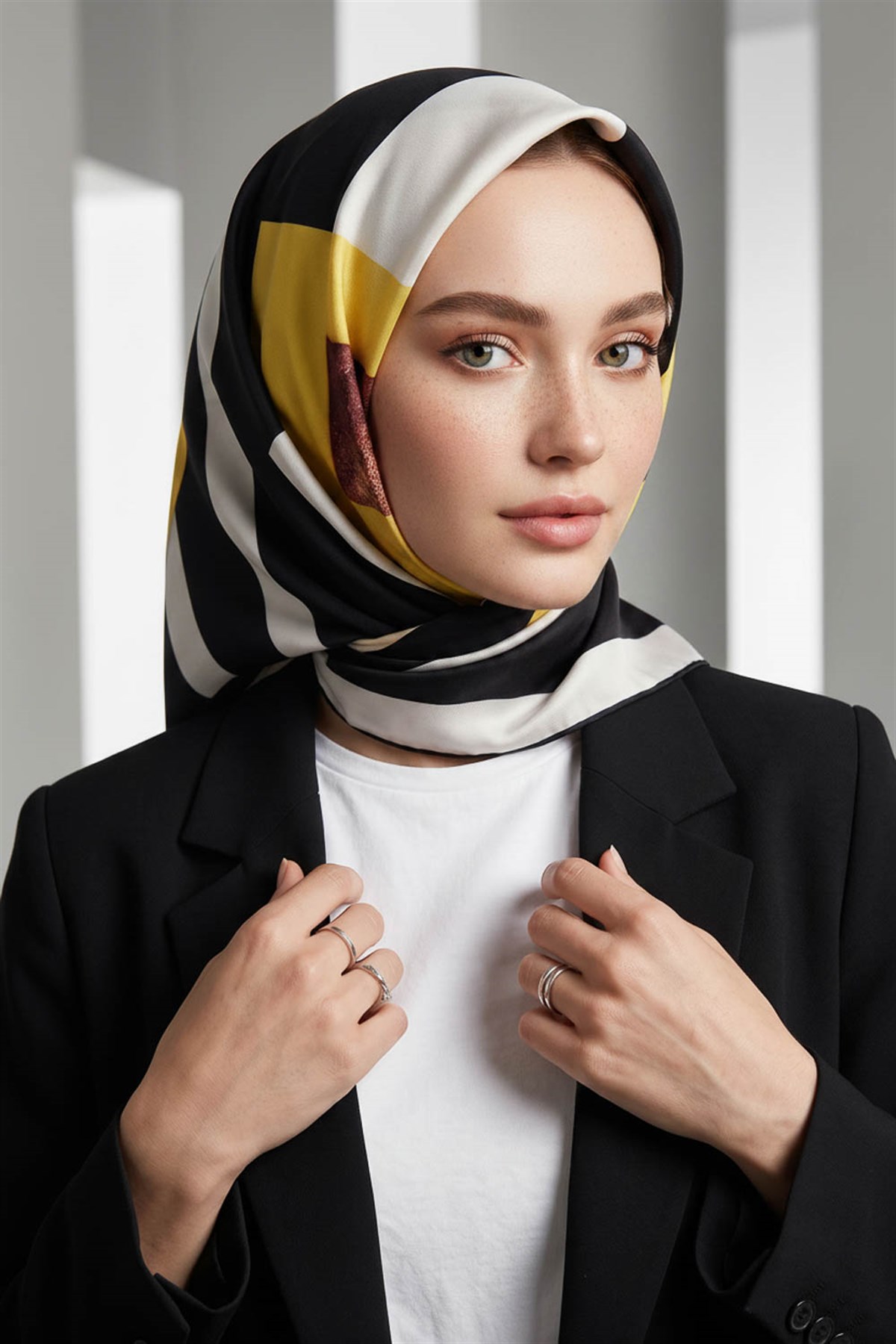 %100 Twill İpek Karo Desenli Limon Sarısı - Siyah Renkli 90x90 Eşarp Dikim Şekli : El Dikişi