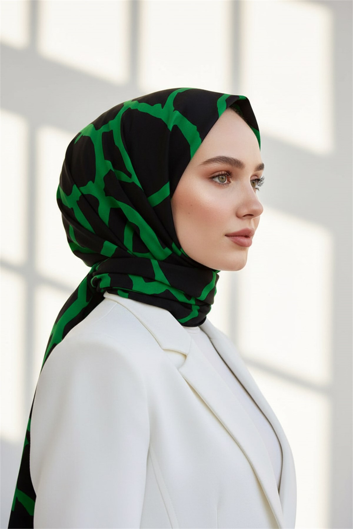 KREP TAŞ DESENLİ SİYAH - ZÜMRÜT YEŞİLİ RENKLİ 75X195 KIRIŞMAZ ŞAL