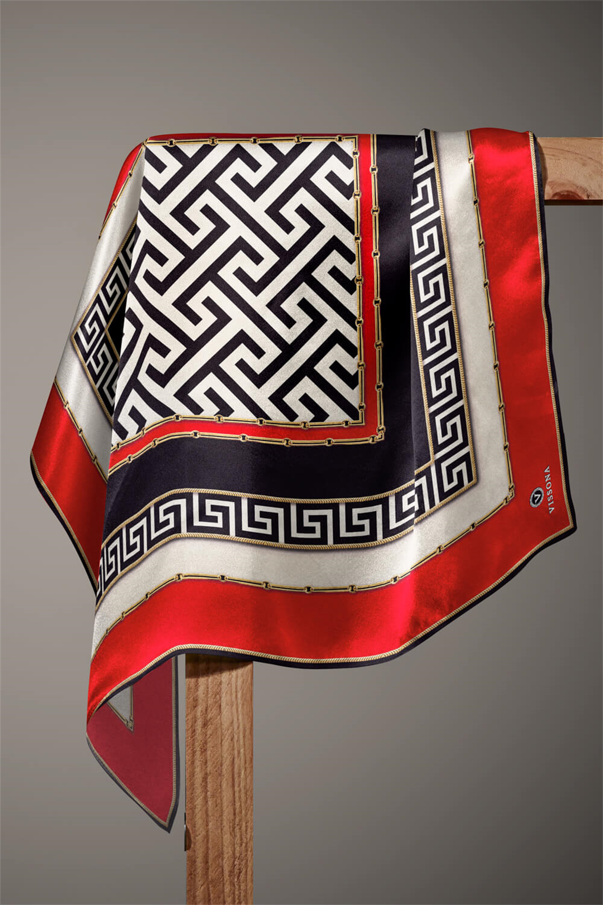 %100 Twill İpek Labirent Ve Geometrik Desenli Kırmızı - Siyah Renkli 90x90 Eşarp Dikim Şekli : El Dikişi