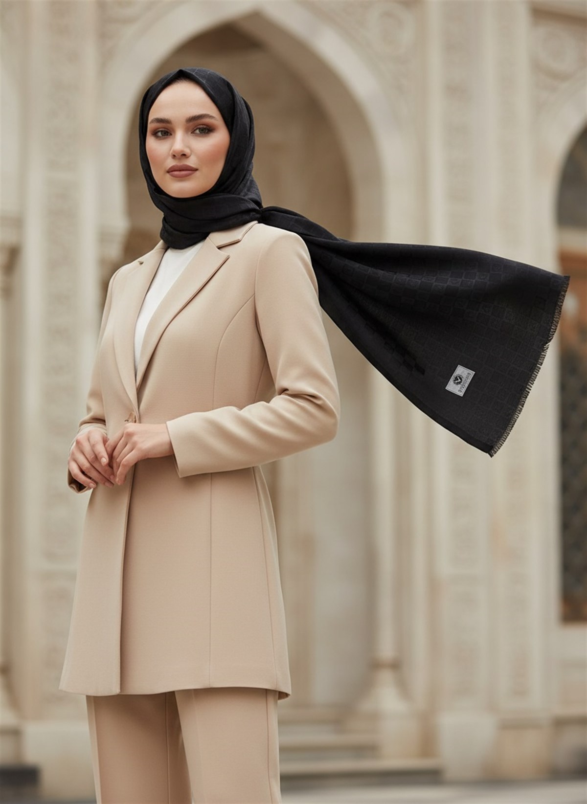 %57 İpek %43 Pamuk Monogram Dokumalı Siyah Renkli 70X190 Yumuşak Dökümlü Şal