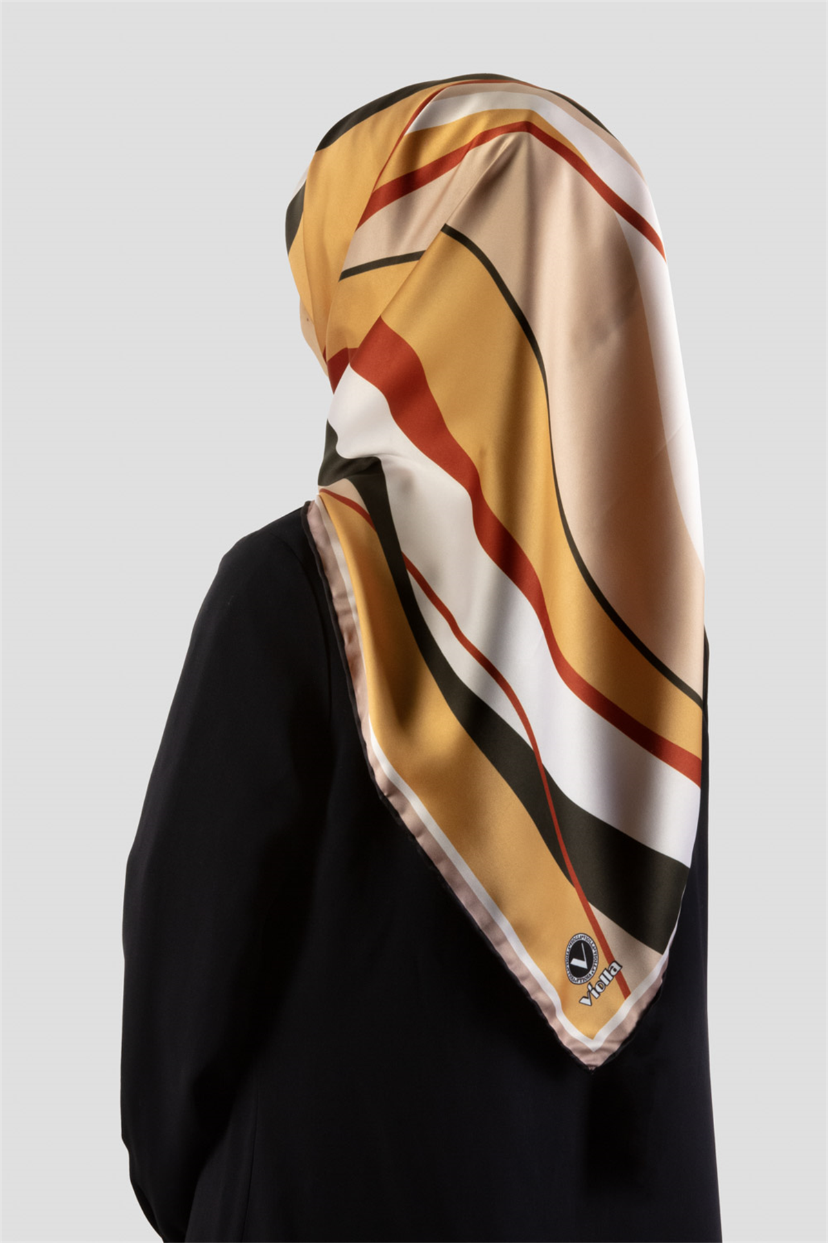 Rayon Modern Dalgalı Çizgi Desenli Hardal - Taba Renkli 90x90 Dikim Şekli : El Dikişi Eşarp (İpek İçermez)