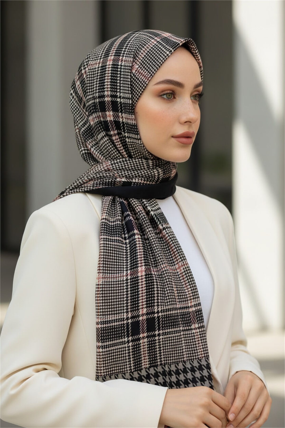 KREP EKOSELİ KAZAYAK DESENLİ PUDRA RENKLİ 75X195 KIRIŞMAZ ŞAL