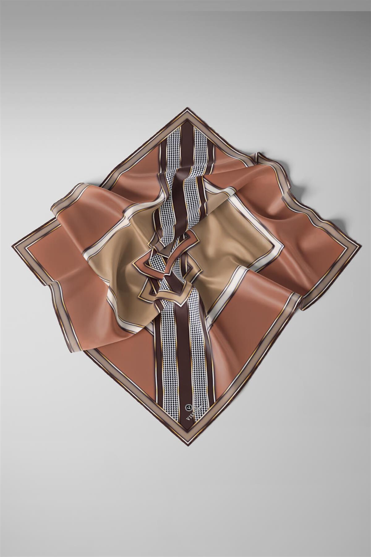 %100 Twill İpek Kareli Kazayaklı Desenli Bakır - Sütlü Kahverengi Renkli 90x90 Eşarp Kenar Dikiş Şekli El Dikişli