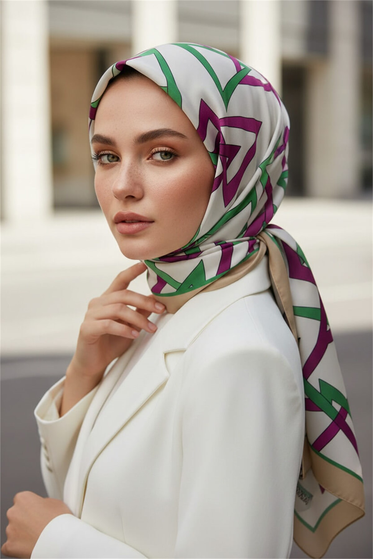 KREP GEOMETRİK DESENLİ BEJ RENKLİ 75X195 KIRIŞMAZ ŞAL