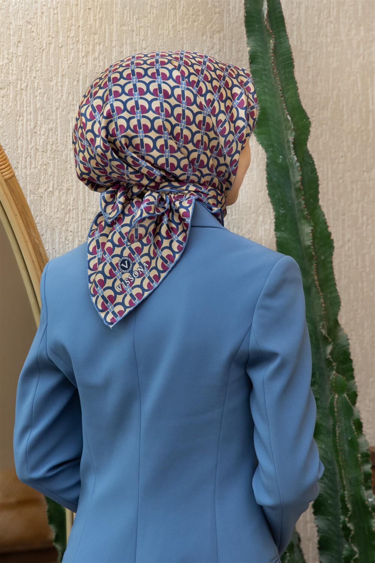 %100 Twill İpek Geometrik Desenli Bej - Mürdüm Renkli 90x90 Eşarp Dikim Şekli : El Dikişi