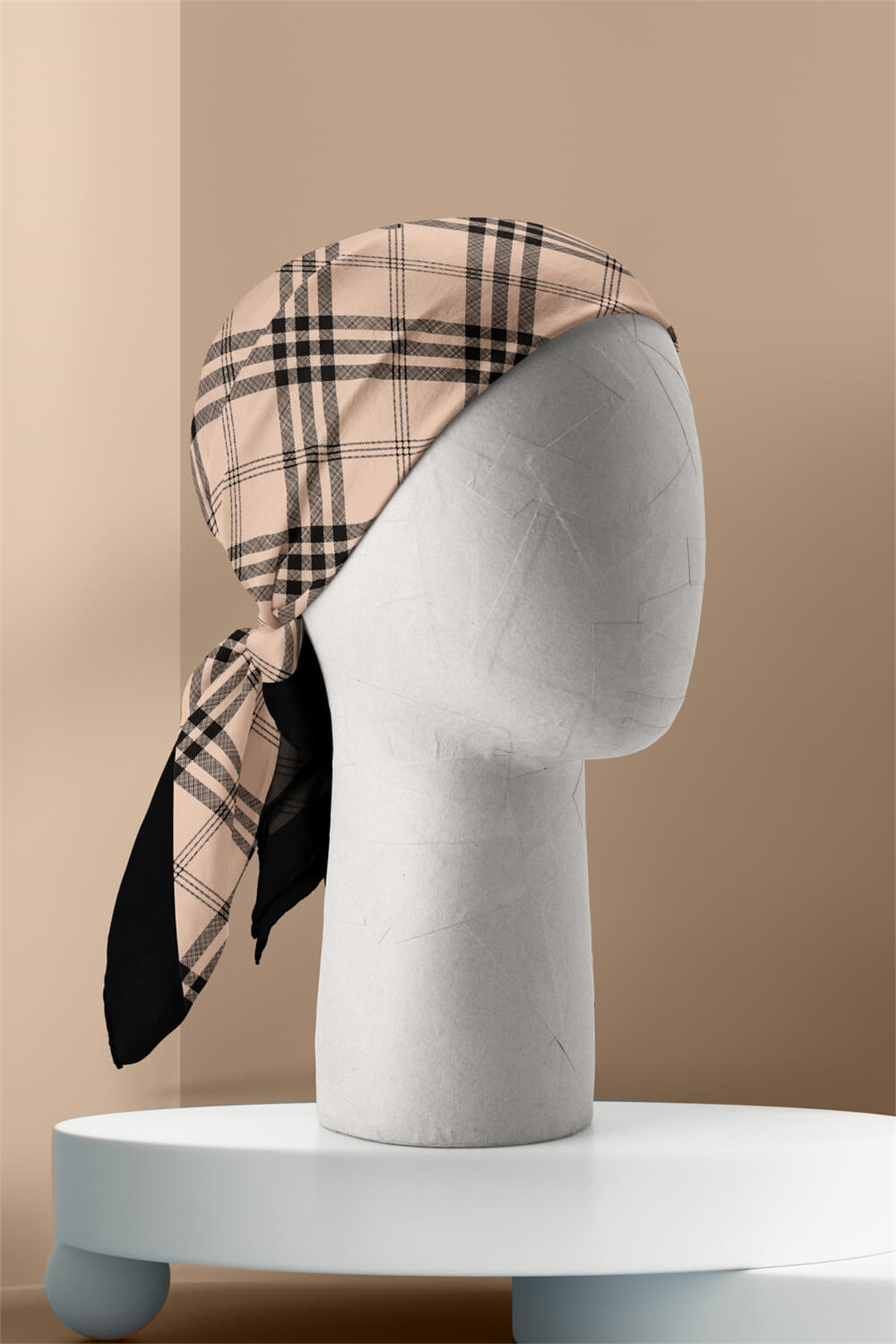 G36 Kadın Krem Kare Desenli 50x50 Bandana