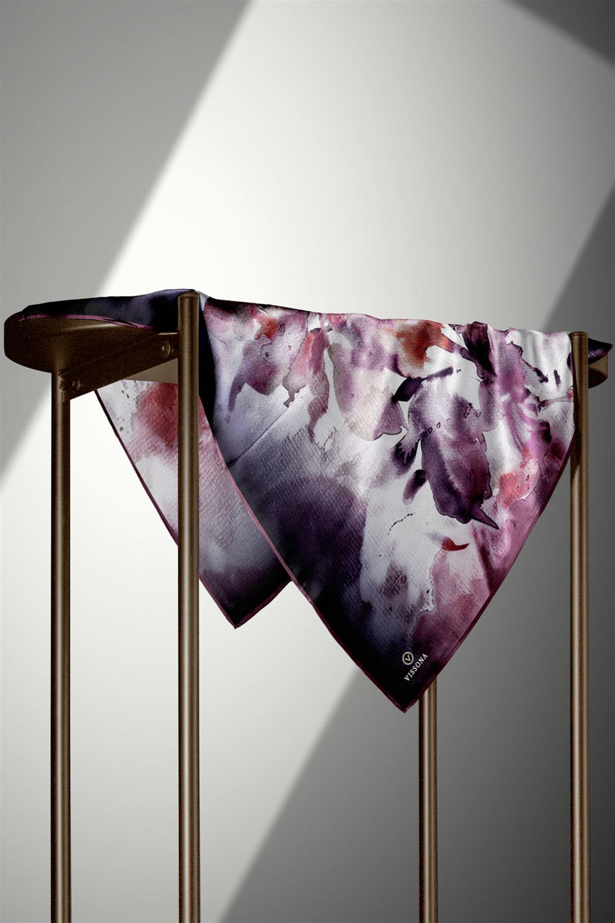 %100 Twill İpek Suluboya Çiçek Desenli Gül Kurusu Renkli 90x90 Eşarp Dikim Şekli : El Dikişi