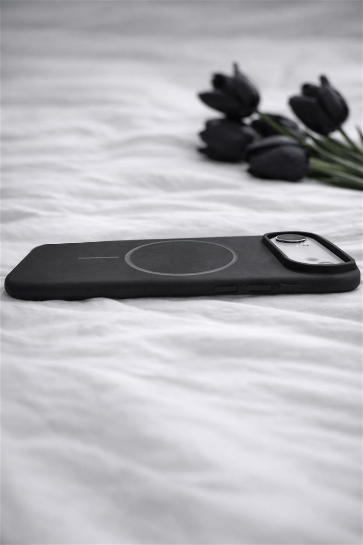iPhone Air Uyumlu İçi Kadife Magsafe Wireless Şarz Özellikli Siyah Renkli Telefon Kılıfı