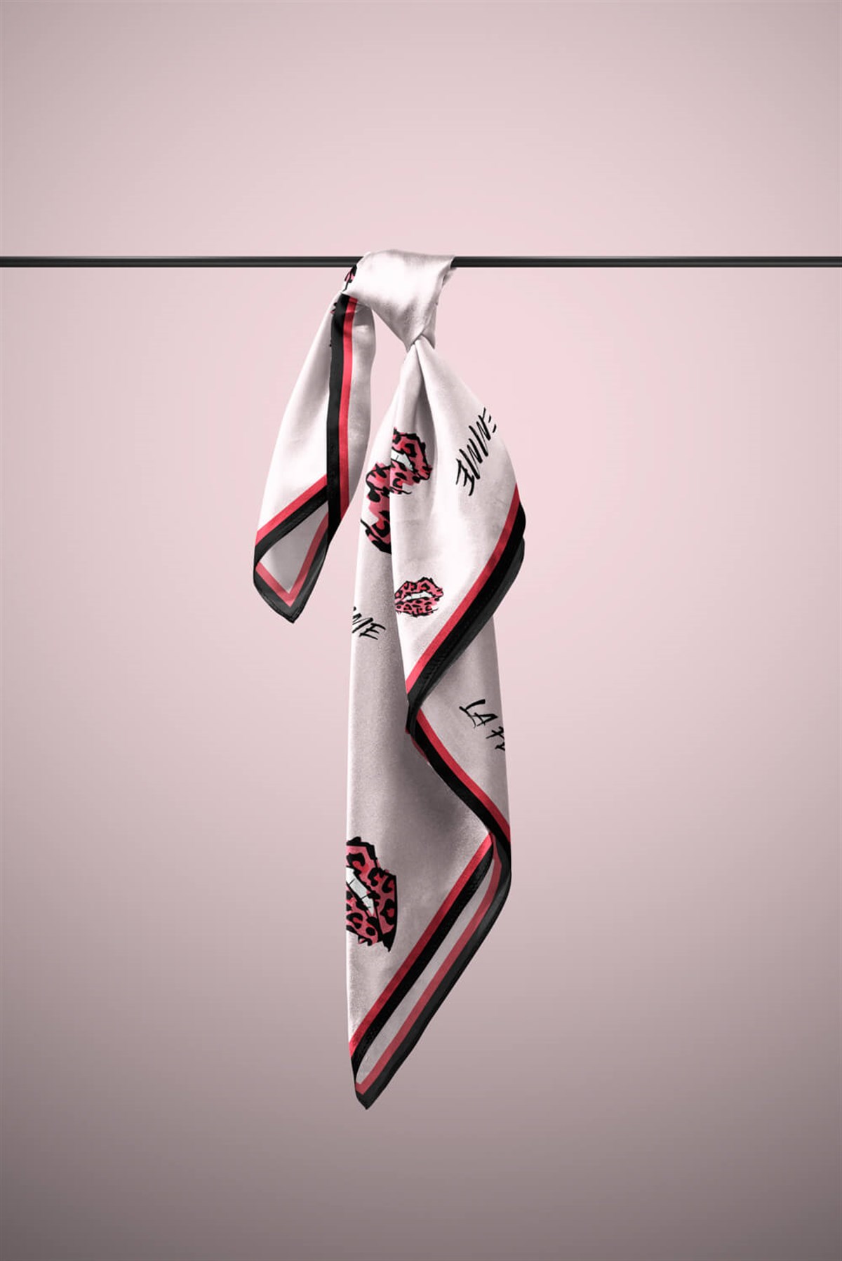 B77 Violla Dudak Desenli Bandana