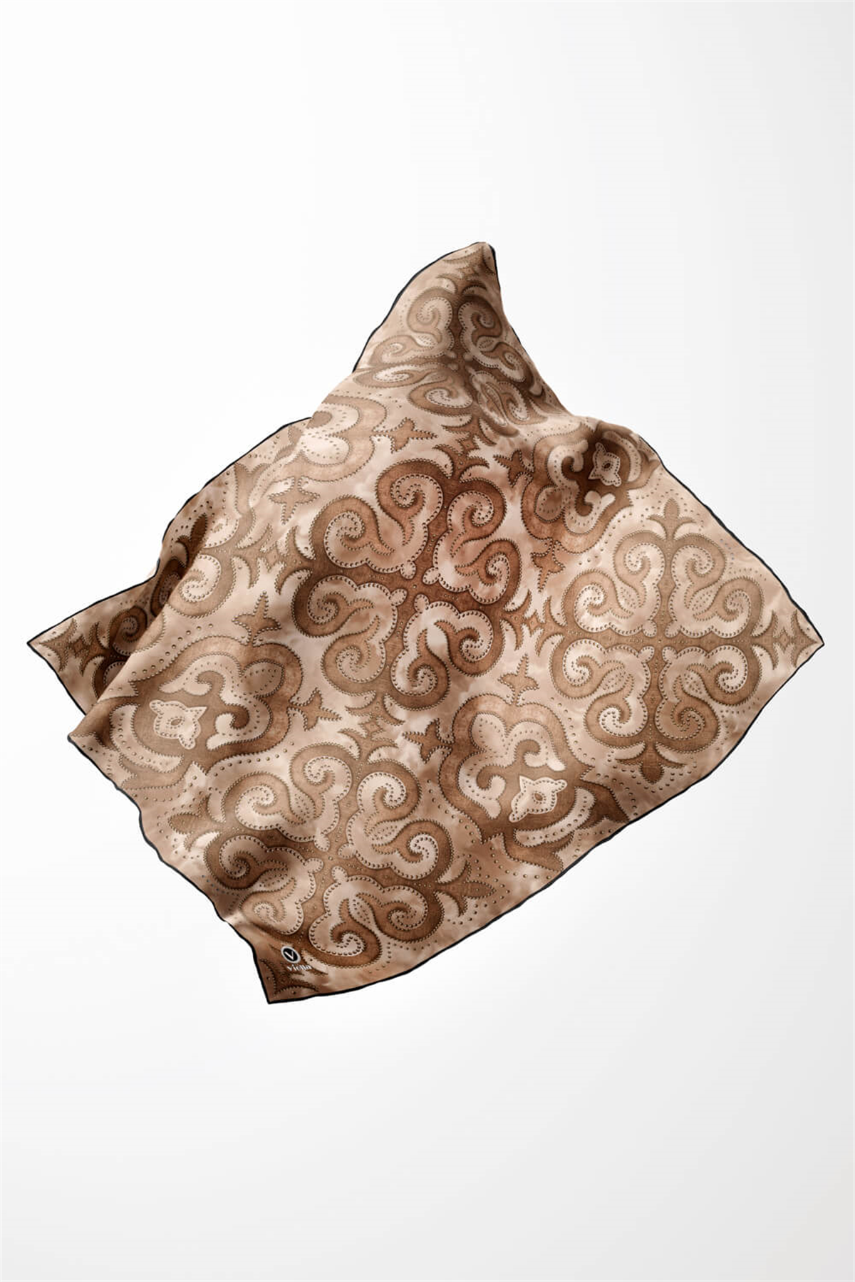 Twill Barok Desenli Bej Renkli 90x90 Eşarp (İpek İçermez) Kenar Dikiş Şekli El Dikişli