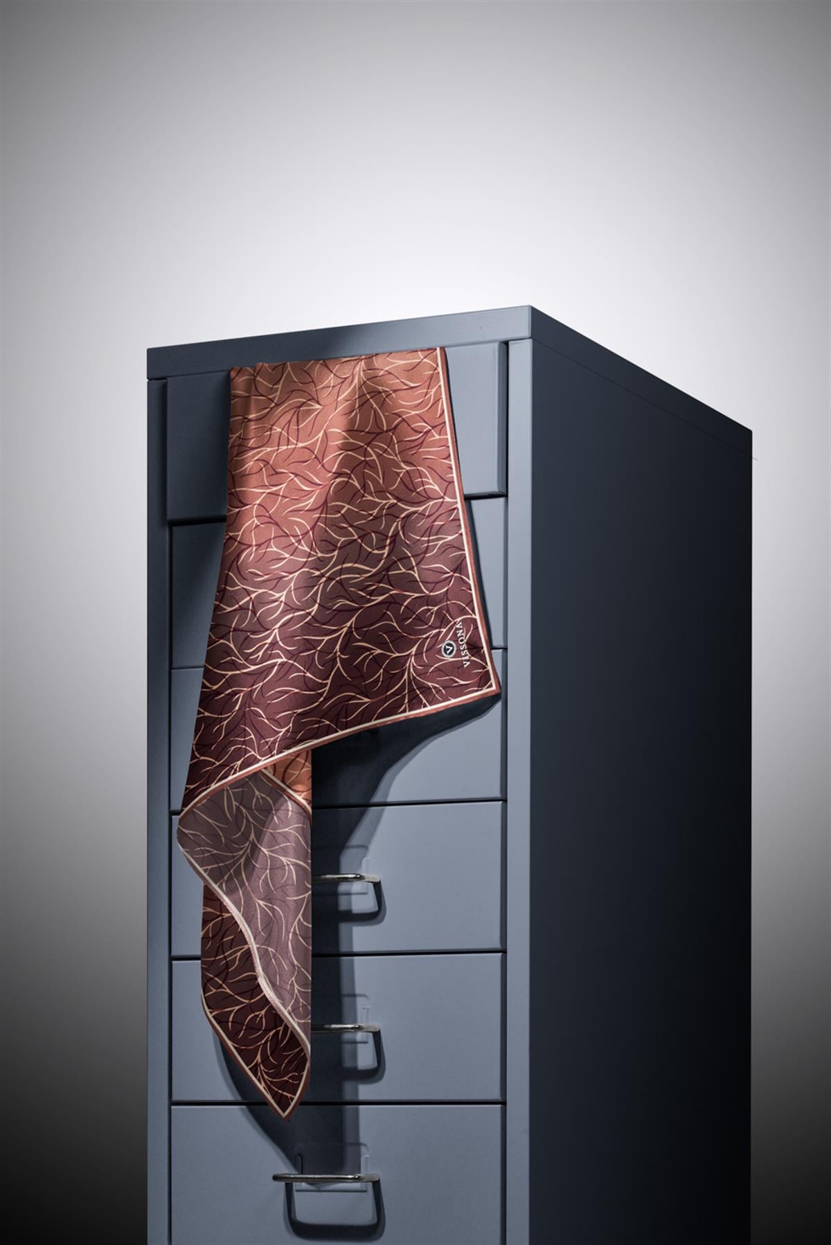 %100 Twill İpek Degrade Desenli Bakır Renkli 90x90 Eşarp Dikim Şekli : El Dikişi