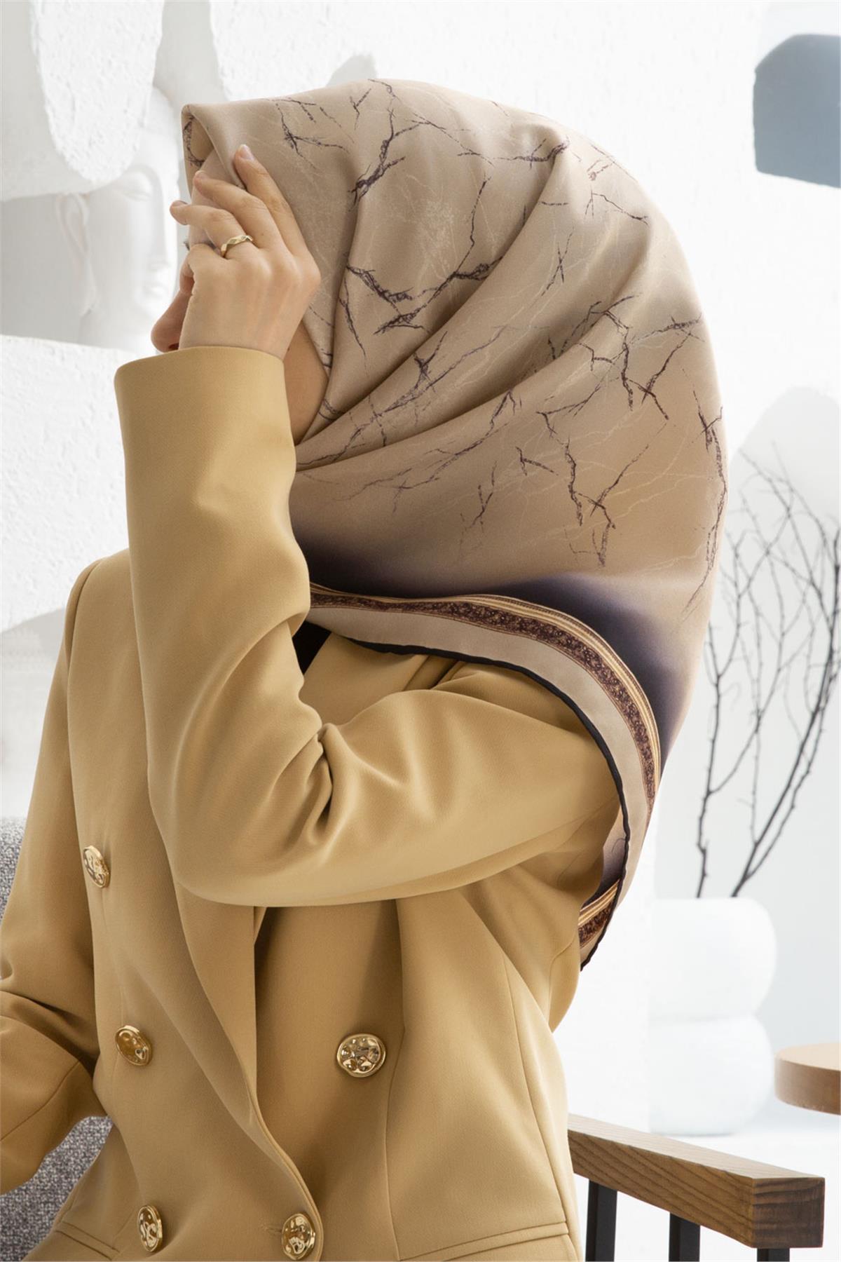 %100 Twill İpek Mermer Desenli Taş Renkli 90x90 Eşarp Dikim Şekli : El Dikişi