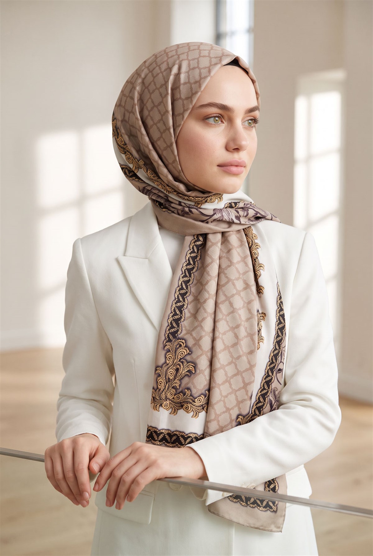 %100 Saf İpek Şal İnce Saten Vual Dokuma Yaprak Desenli Bej - Gold Renkli 90x210 Şal