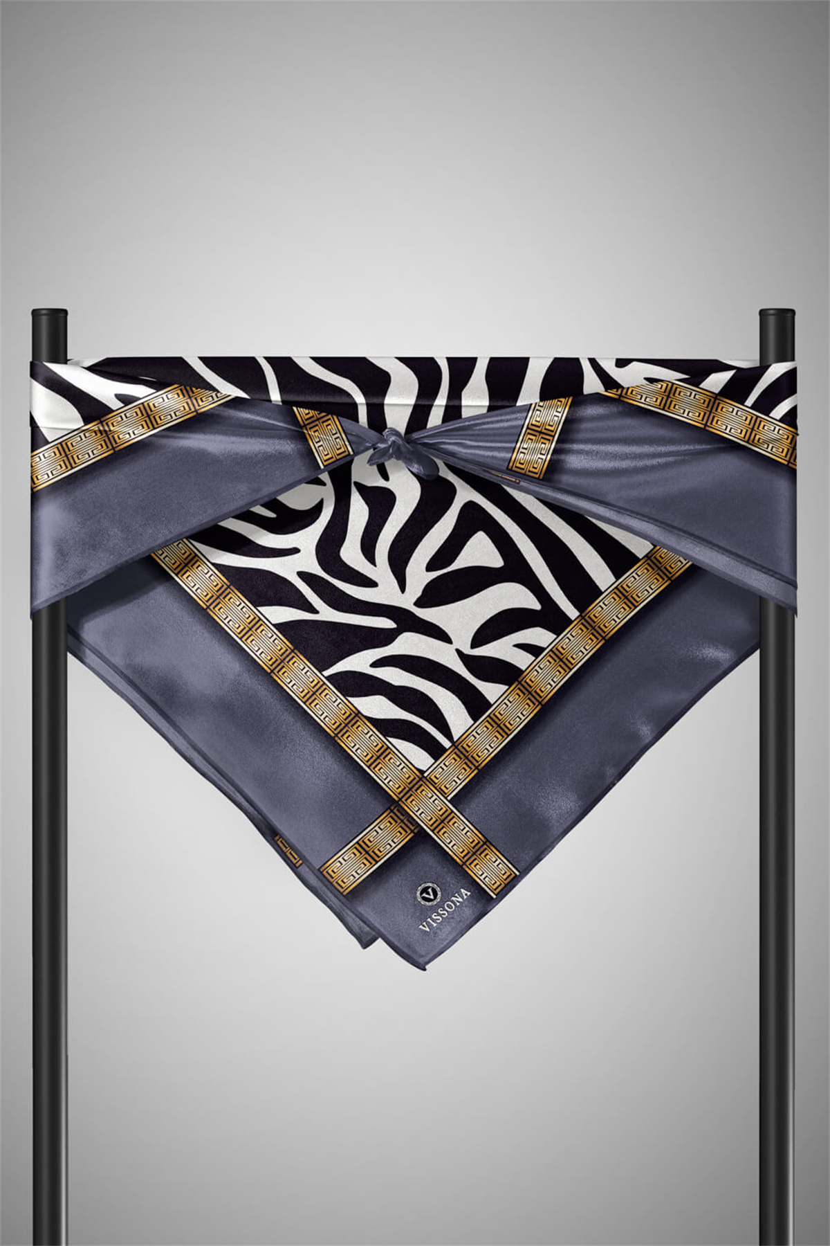 % 57 İPEK % 43 VİSKON Twill İpek Zebra Desenli Gri - Gold Renkli 90x90 Eşarp Dikim Şekli : El Dikişi