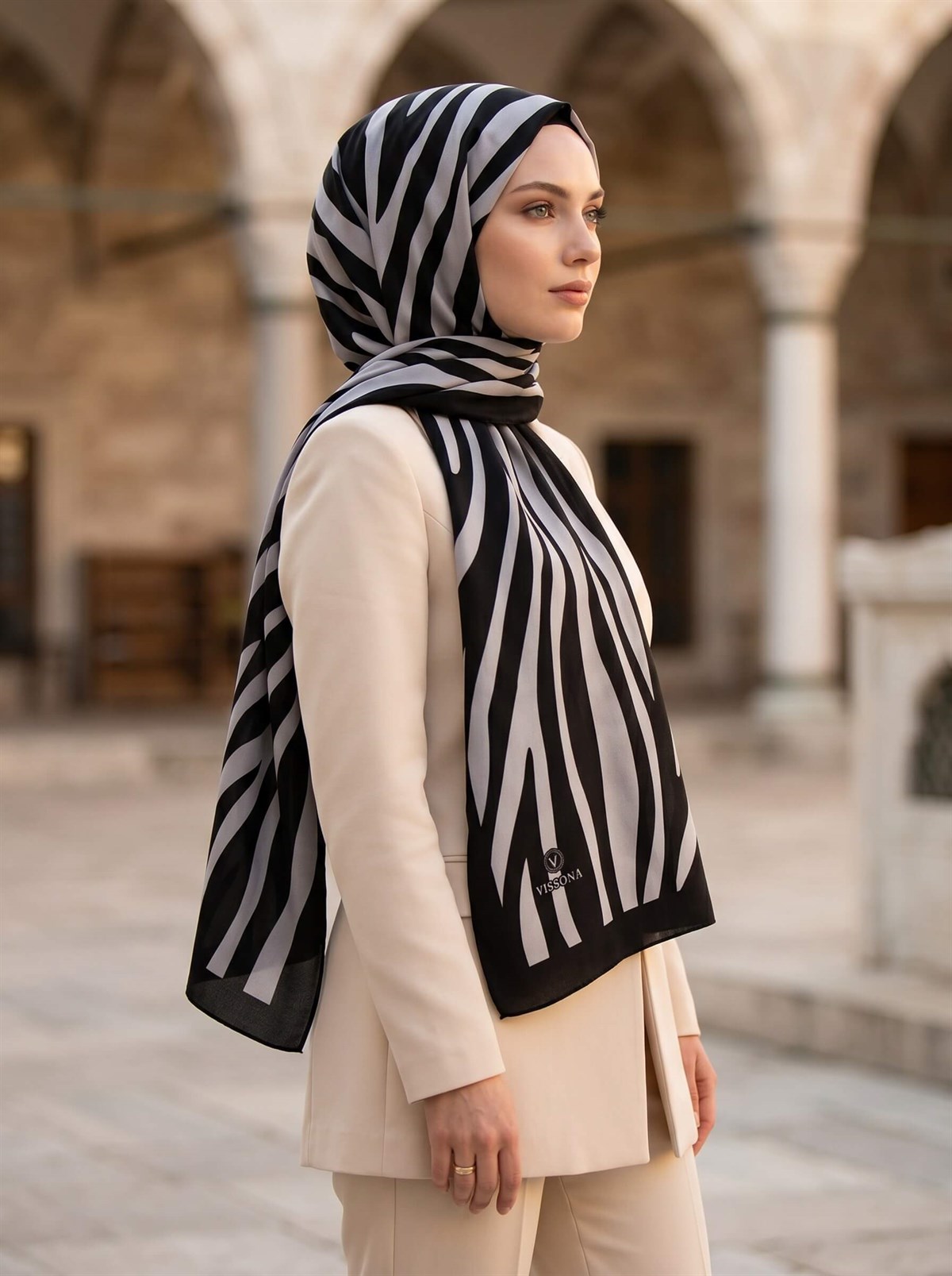 KREP KIRIŞMAZ ŞAL ZEBRA DESENLİ SİYAH - GRİ RENKLİ 75X195
