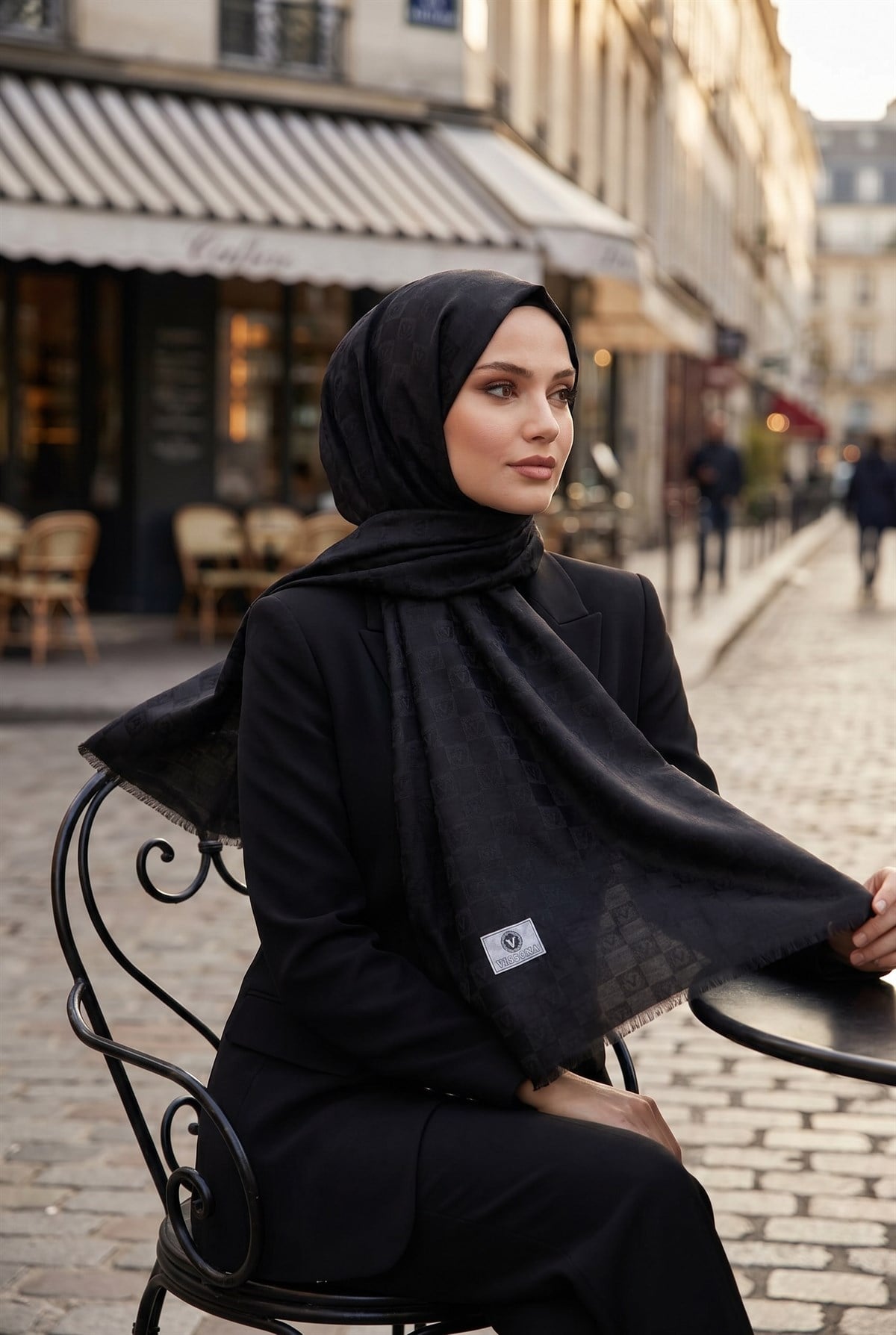%57 İpek %43 Pamuk Monogram Dokumalı Siyah Renkli 70X190 Yumuşak Dökümlü Şal