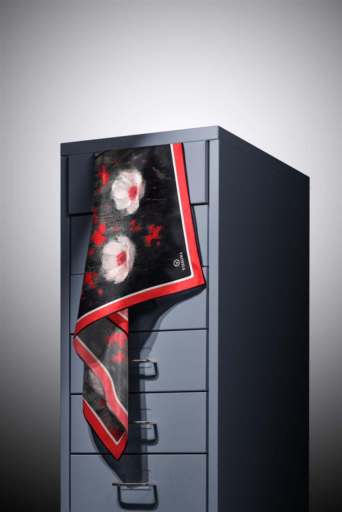 %100 Twill İpek Yağlı Boya Çiçek Desenli Nar Çiçeği Renkli 90x90 Eşarp Dikim Şekli : El Dikişi