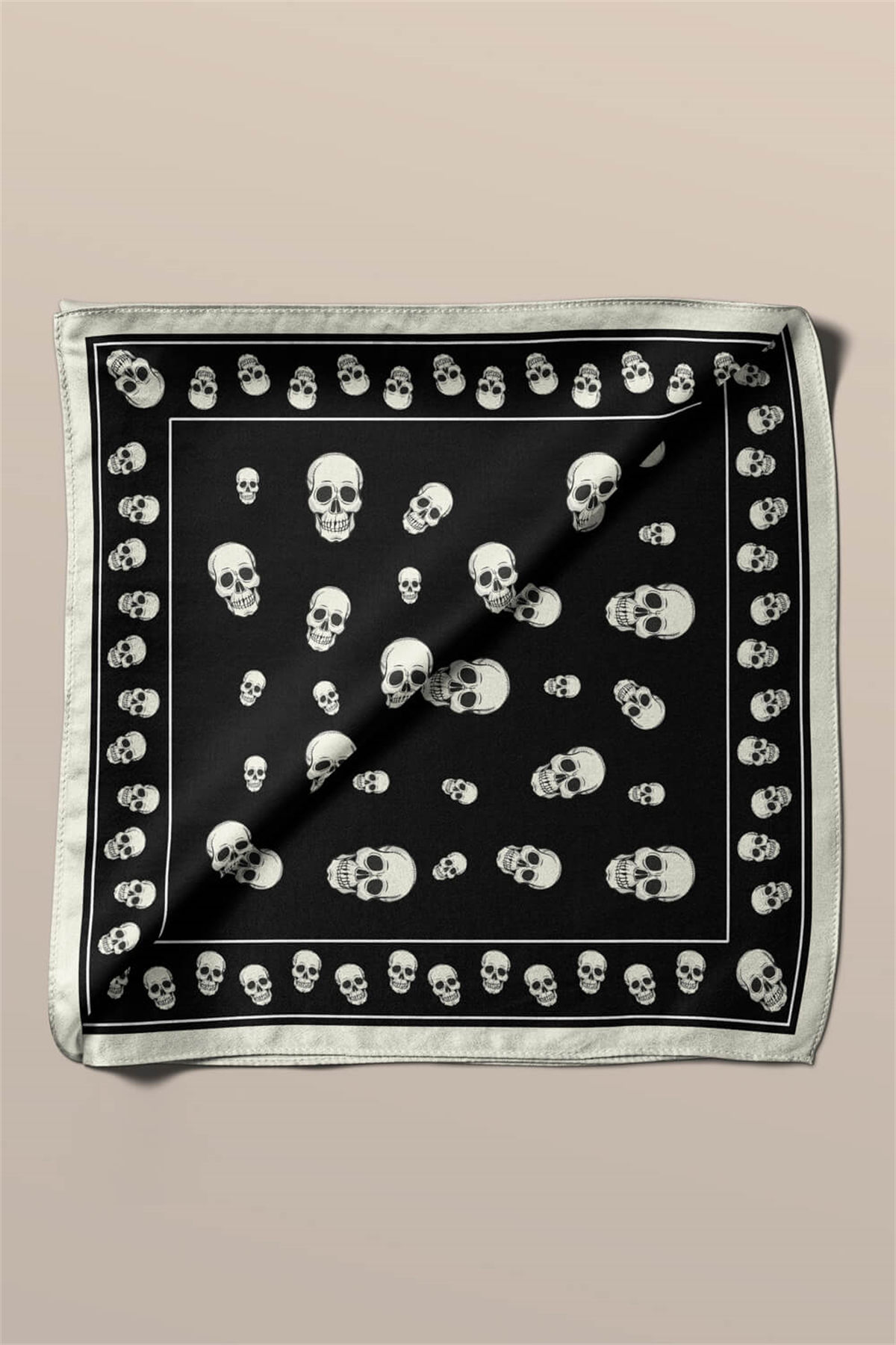 A104 Modabutik Kurukafa Desenli Bandana