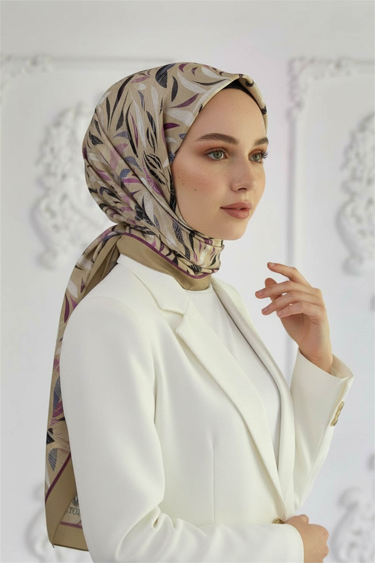 KREP GEOMETRIK DESENLİ MOR RENKLİ 75X195 KIRIŞMAZ ŞAL