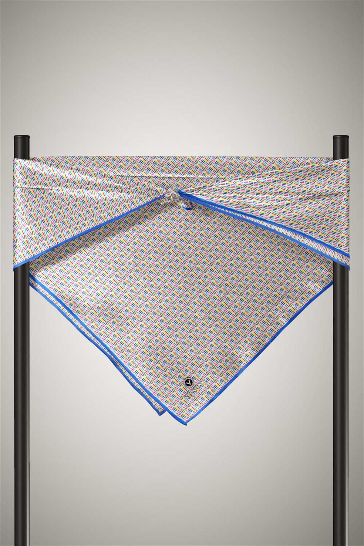 %100 Twill İpek Çizgi Desenli Saks Renkli 90x90 Eşarp Dikim Şekli : El Dikişi