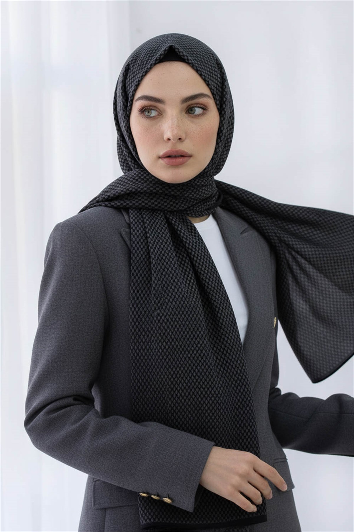 KREP HASIR DESENLİ SİYAH RENKLİ 75X195 KIRIŞMAZ ŞAL