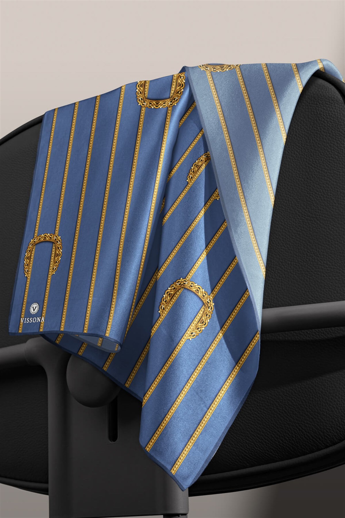 %100 Twill İpek Kemer Desenli Gold - İndigo Renkli 90x90 Eşarp Dikim Şekli : El Dikişi