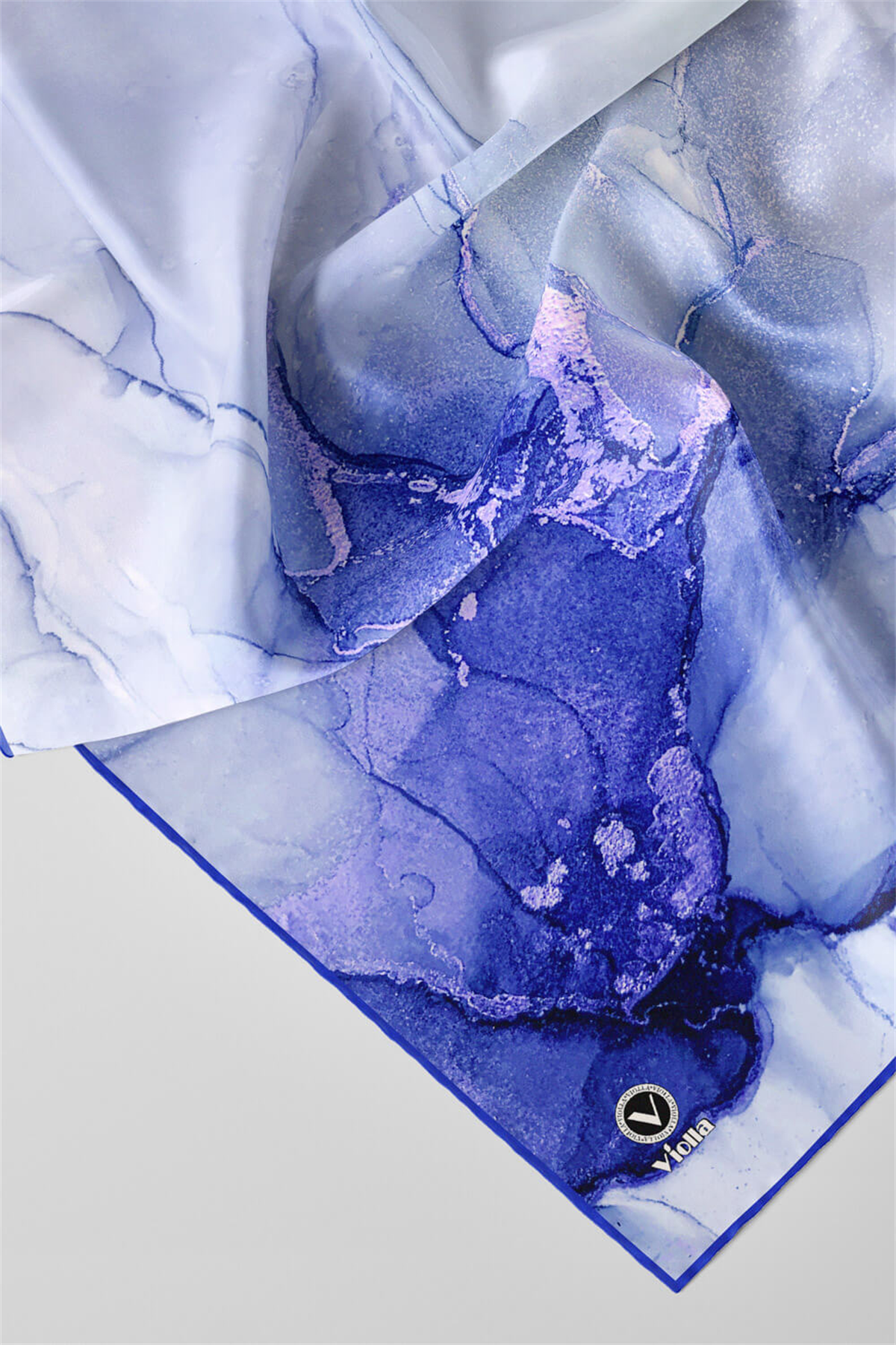 Twill Batik Desenli Saks Renkli 90x90 Eşarp (İpek İçermez) Kenar Dikiş Şekli El Dikişli