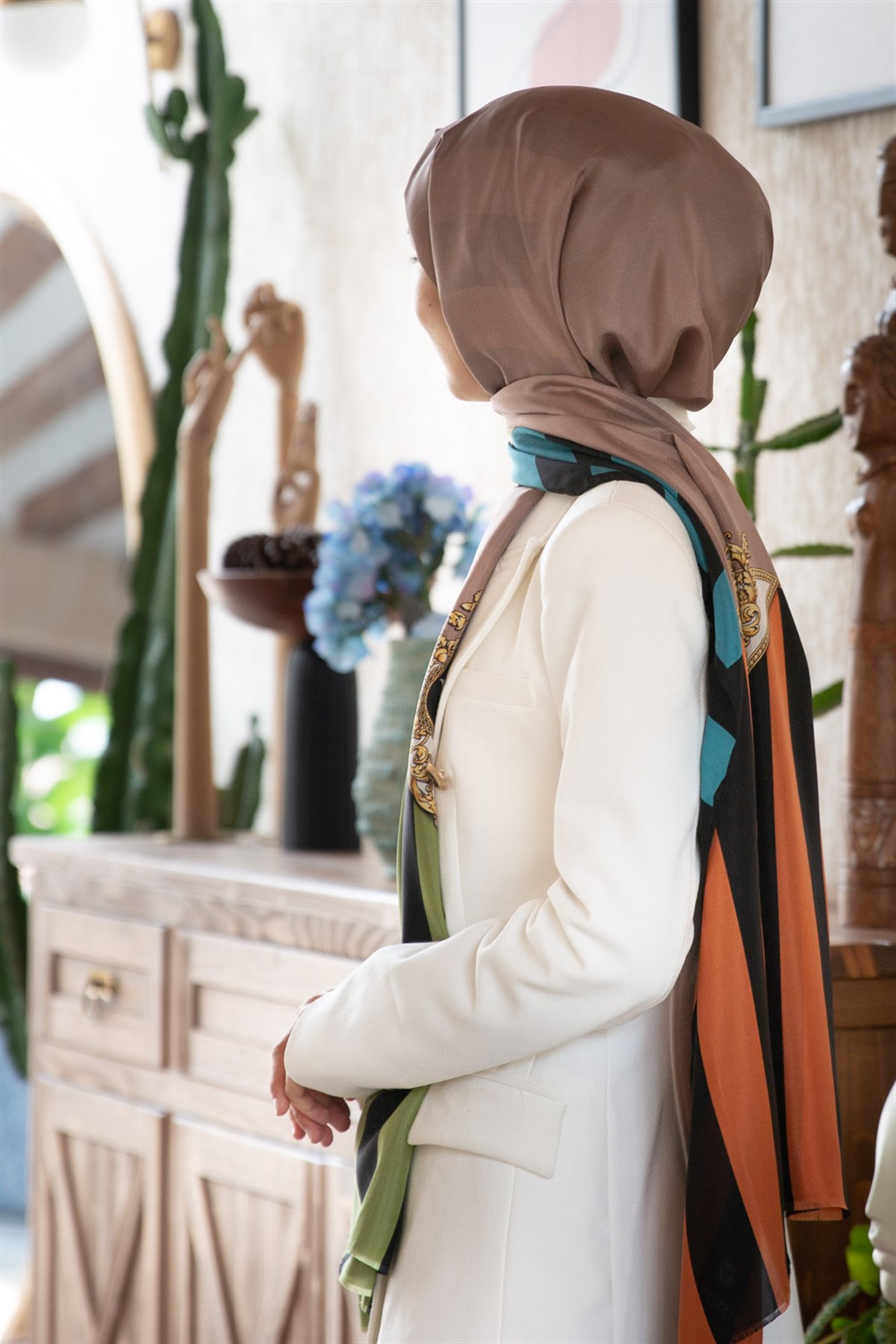 %100 İpek Şerit Ve Varak Desenli Taba - Haki Renkli 92x210 Şal