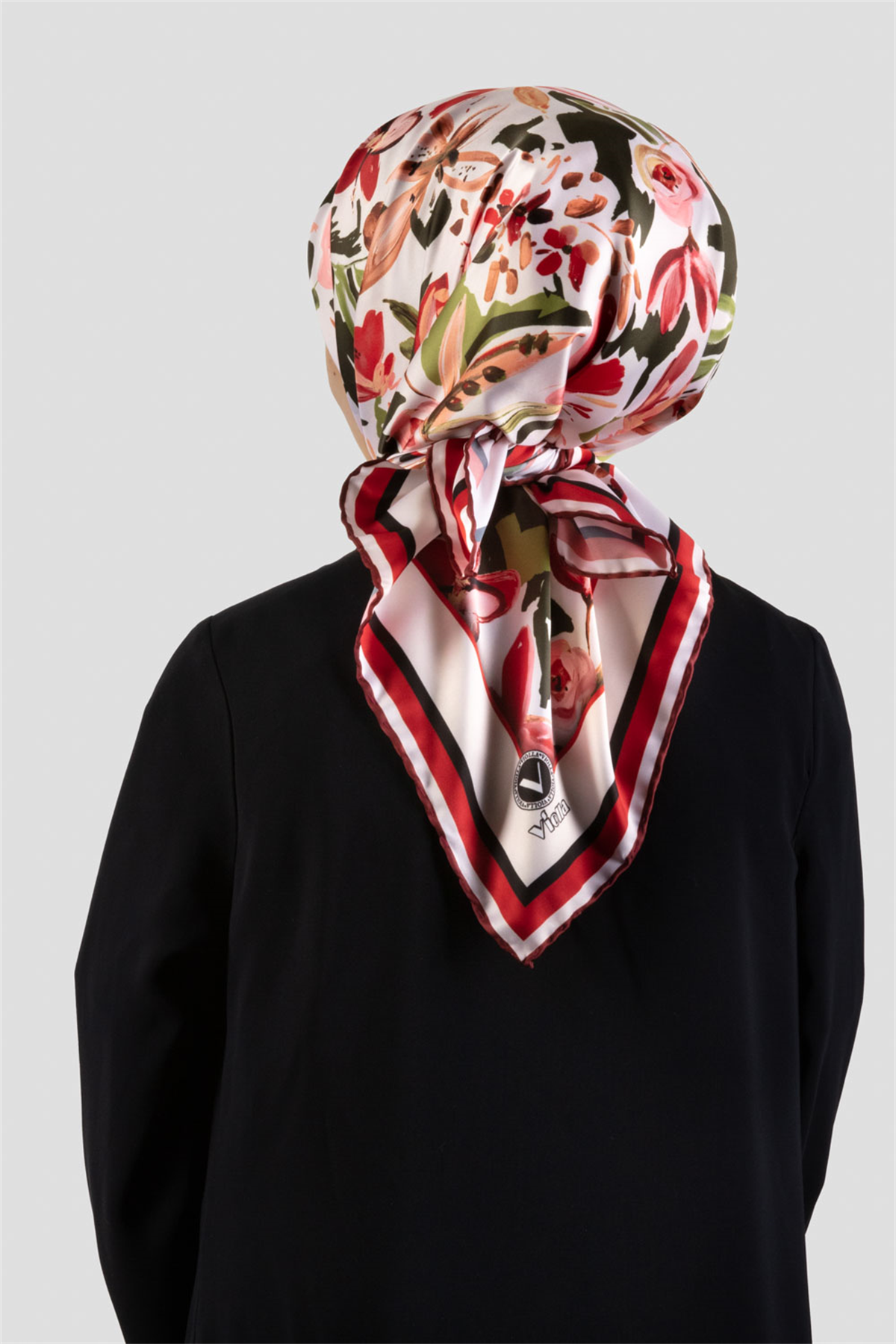 Rayon Çiçek Desenli Bordo Renkli 90x90 Dikim Şekli : El Dikişi Eşarp (İpek İçermez)