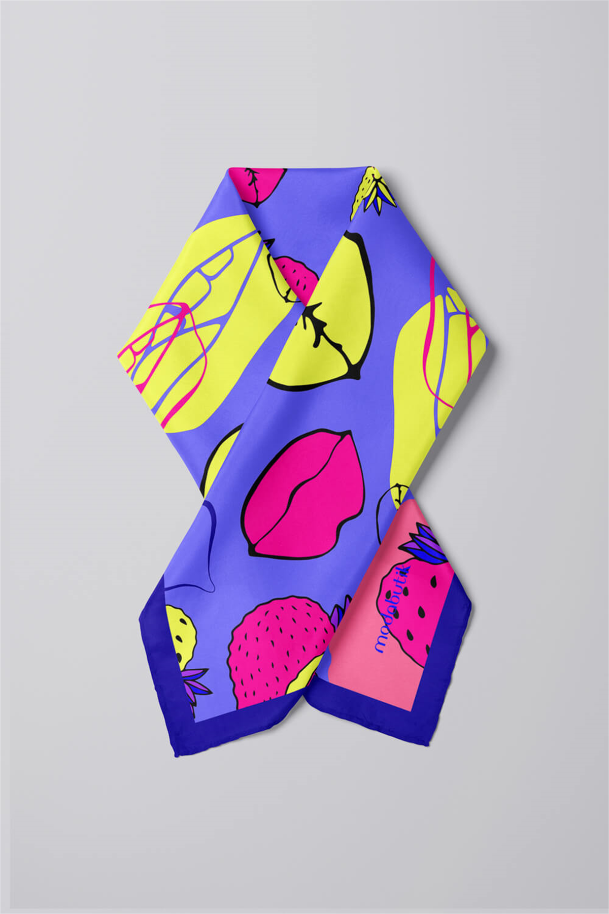 G102 Modabutik Çilek Desenli Bandana