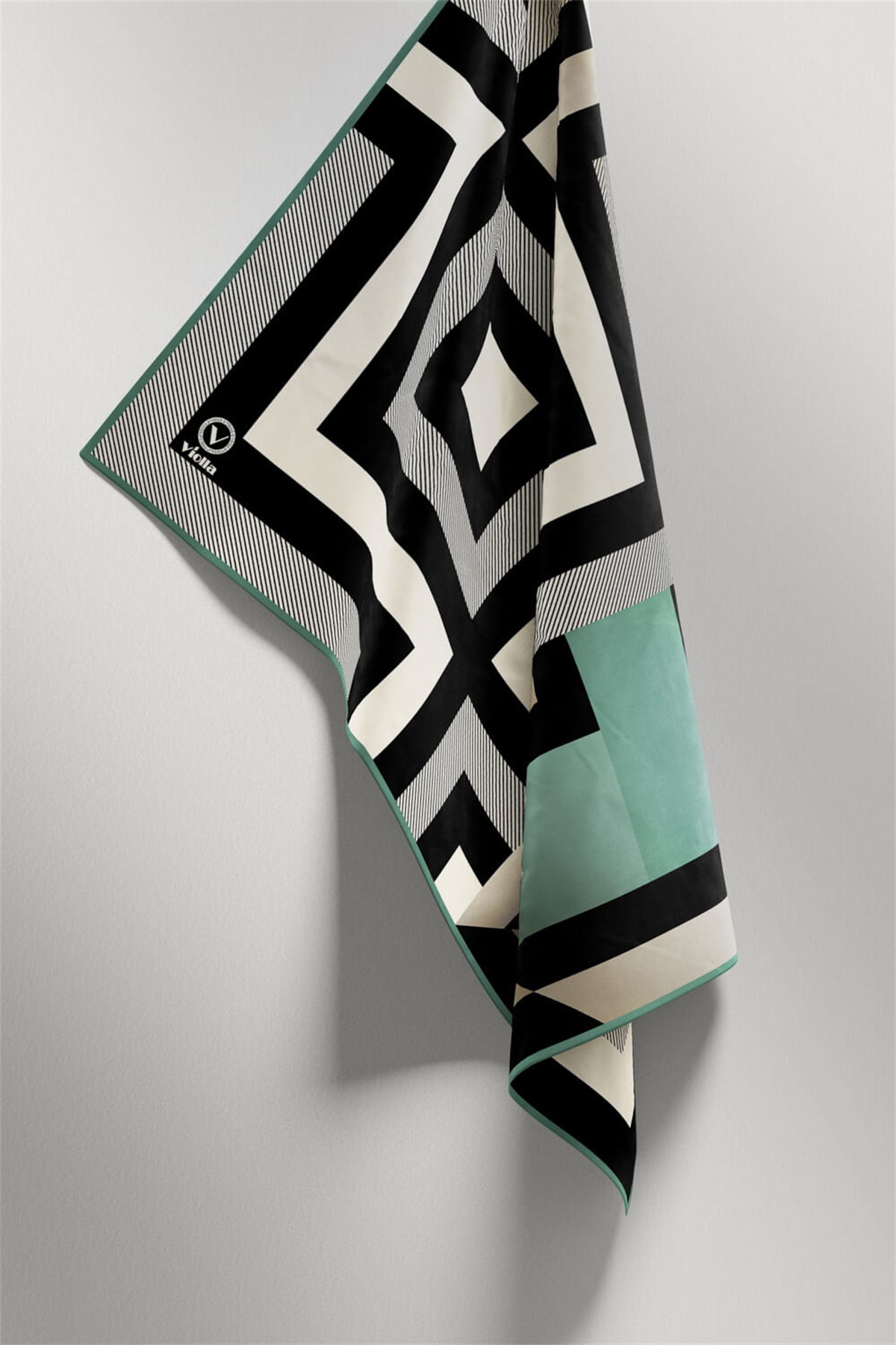 Twill Geometrik Desenli Mint Yeşiliı Renkli 90x90 Eşarp (İpek İçermez) Dikim Şekli : El Dikişi