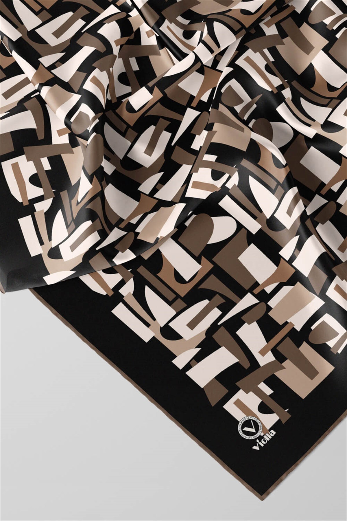 Twill Geometrik Desenli Bej - Vizon Renkli 90x90 Eşarp (İpek İçermez) Dikim Şekli : El Dikişi