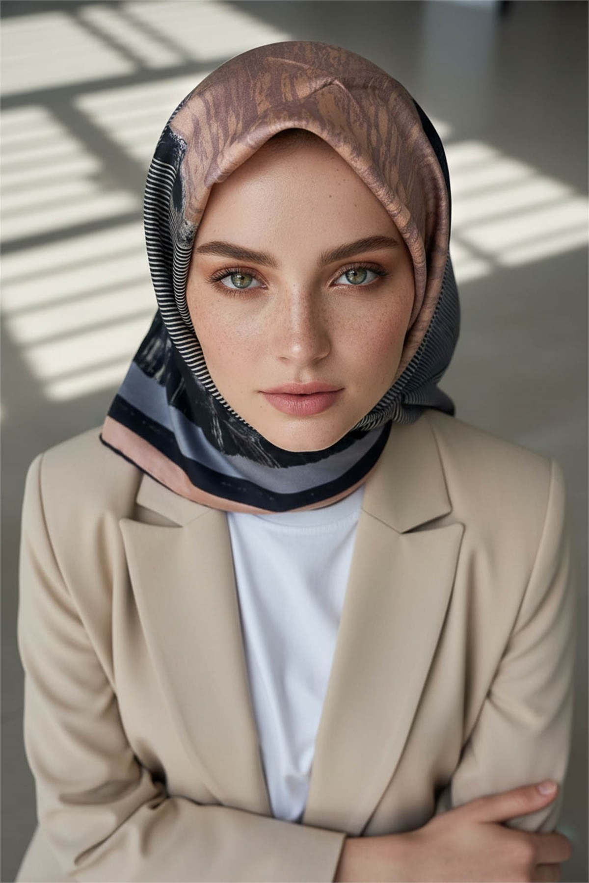 %100 Twill İpek Eşarp 90x90 Somon Bebe Mavisi Geometrik Desenli El Dikişli Kadın Eşarp