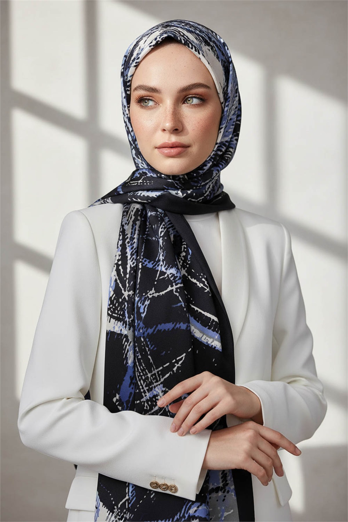 KREP DEGRADELİ ÇİZGİ DESENLİ İNDİGO RENKLİ 75X195 KIRIŞMAZ ŞAL
