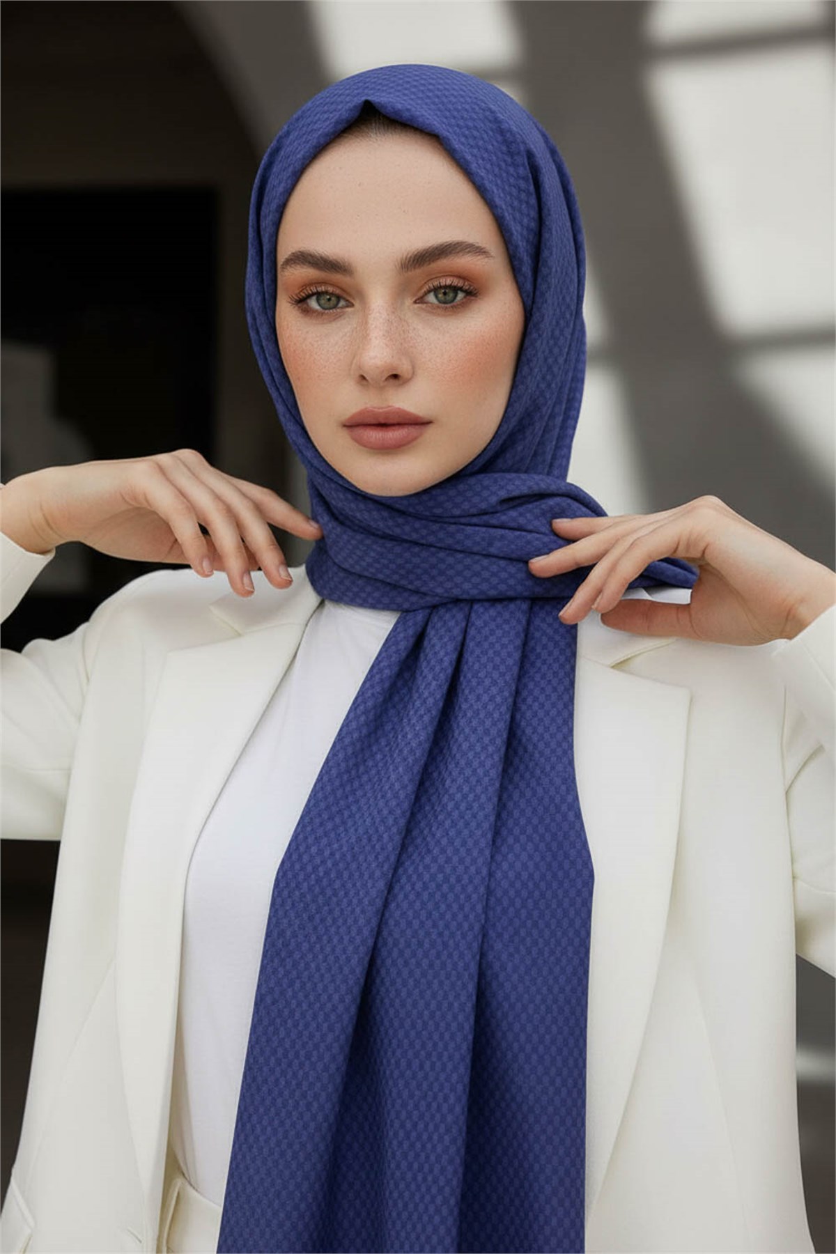 KREP HASIR DESENLİ İNDİGO RENKLİ 75X195 KIRIŞMAZ ŞAL
