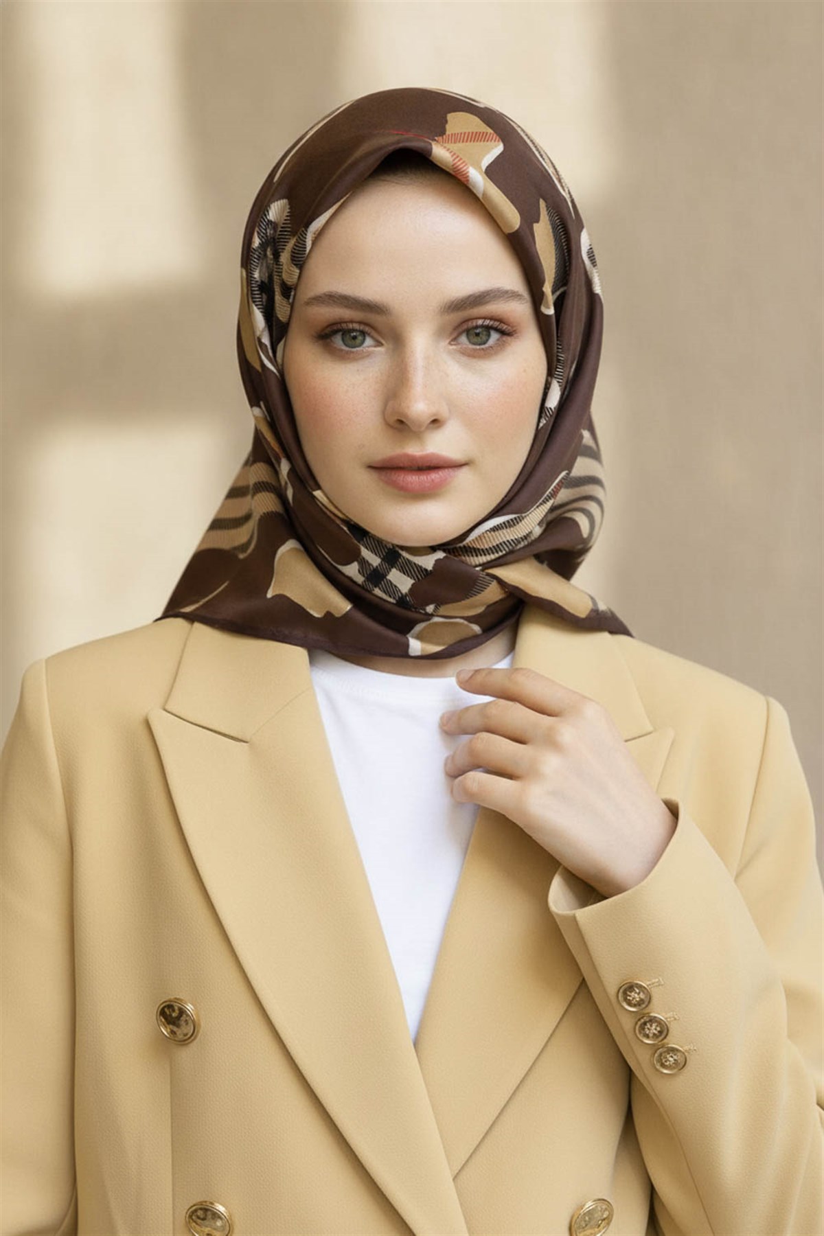 %100 Twill İpek Leopar Desenli Kahverengi - Bej Renkli 90x90 Eşarp Dikim Şekli : El Dikişi