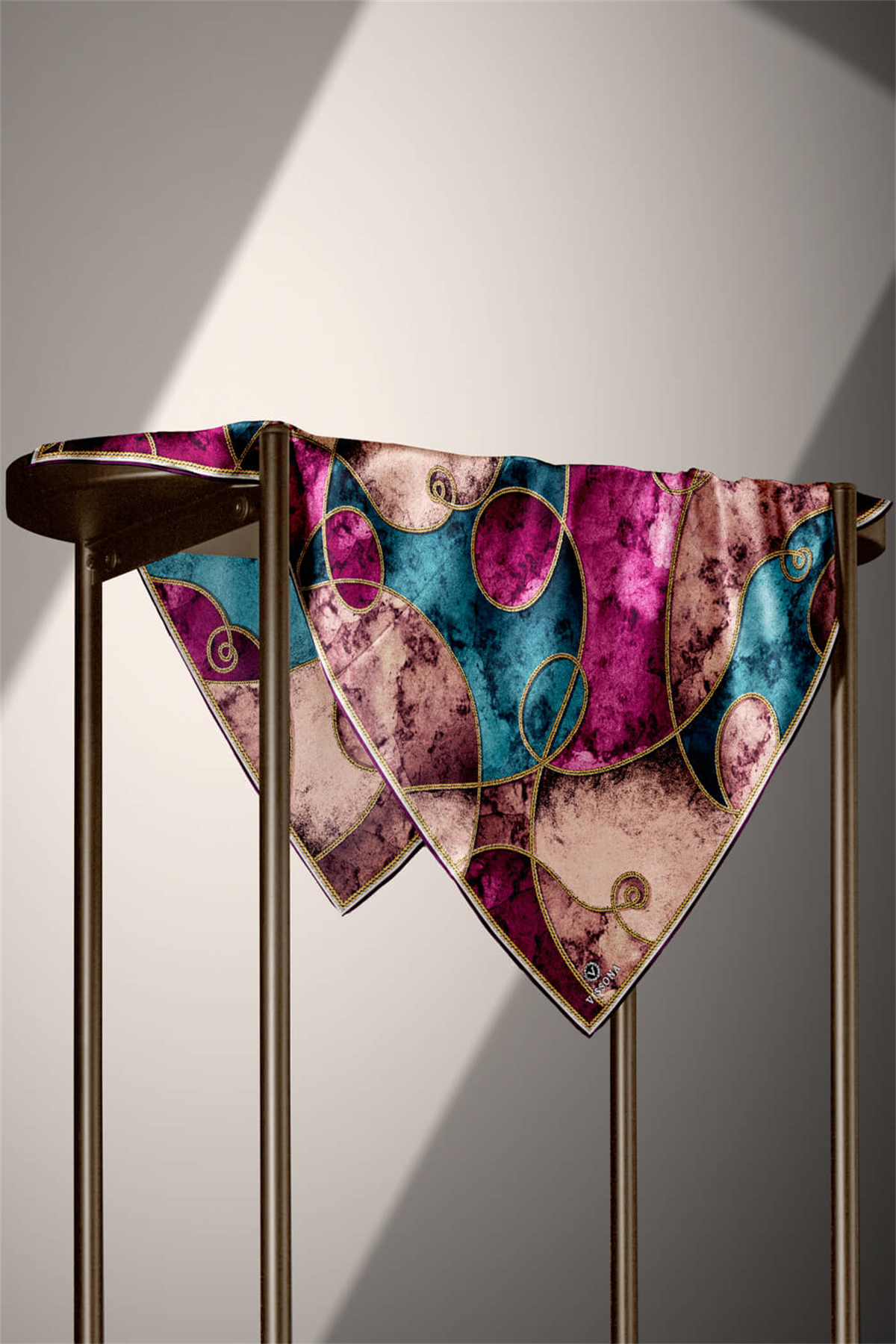 % 57 İPEK % 43 VİSKON Twill İpek Zincirli Mermer Desenli Mürdüm - Petrol Mavisi Renkli 90x90 Eşarp Dikim Şekli : El Dikişi