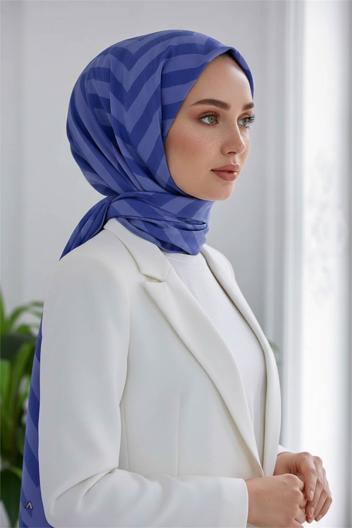 KREP ZİGZAG DESENLİ İNDİGO RENKLİ 75X195 KIRIŞMAZ ŞAL
